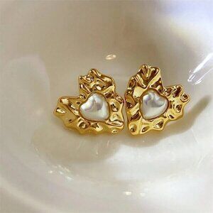 Heart Pearl Earrings NWT